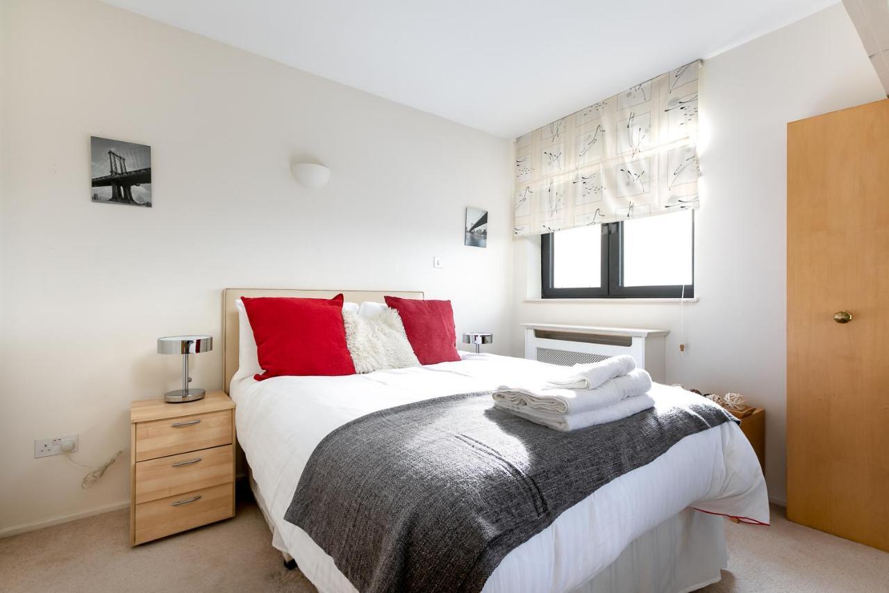 Point West Apartments London Ngoại thất bức ảnh