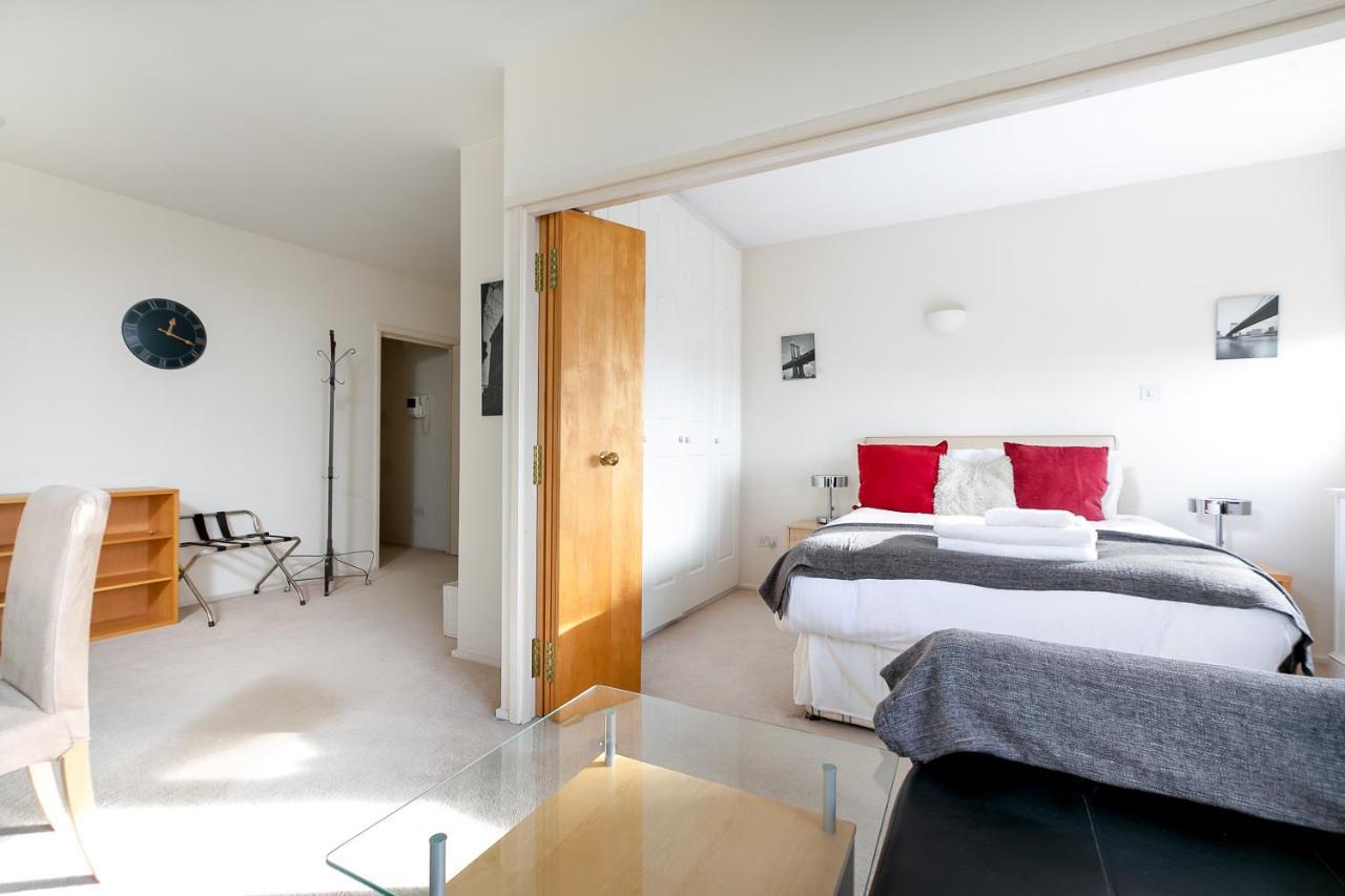 Point West Apartments London Ngoại thất bức ảnh